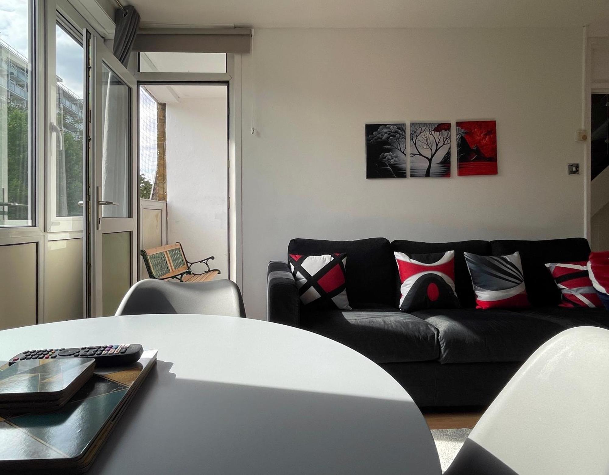 Ethan's Place In Mile End - 2 Double Beds, 1 Bunk Bed, Max 6, Spacious, Ideal For Families * Londra