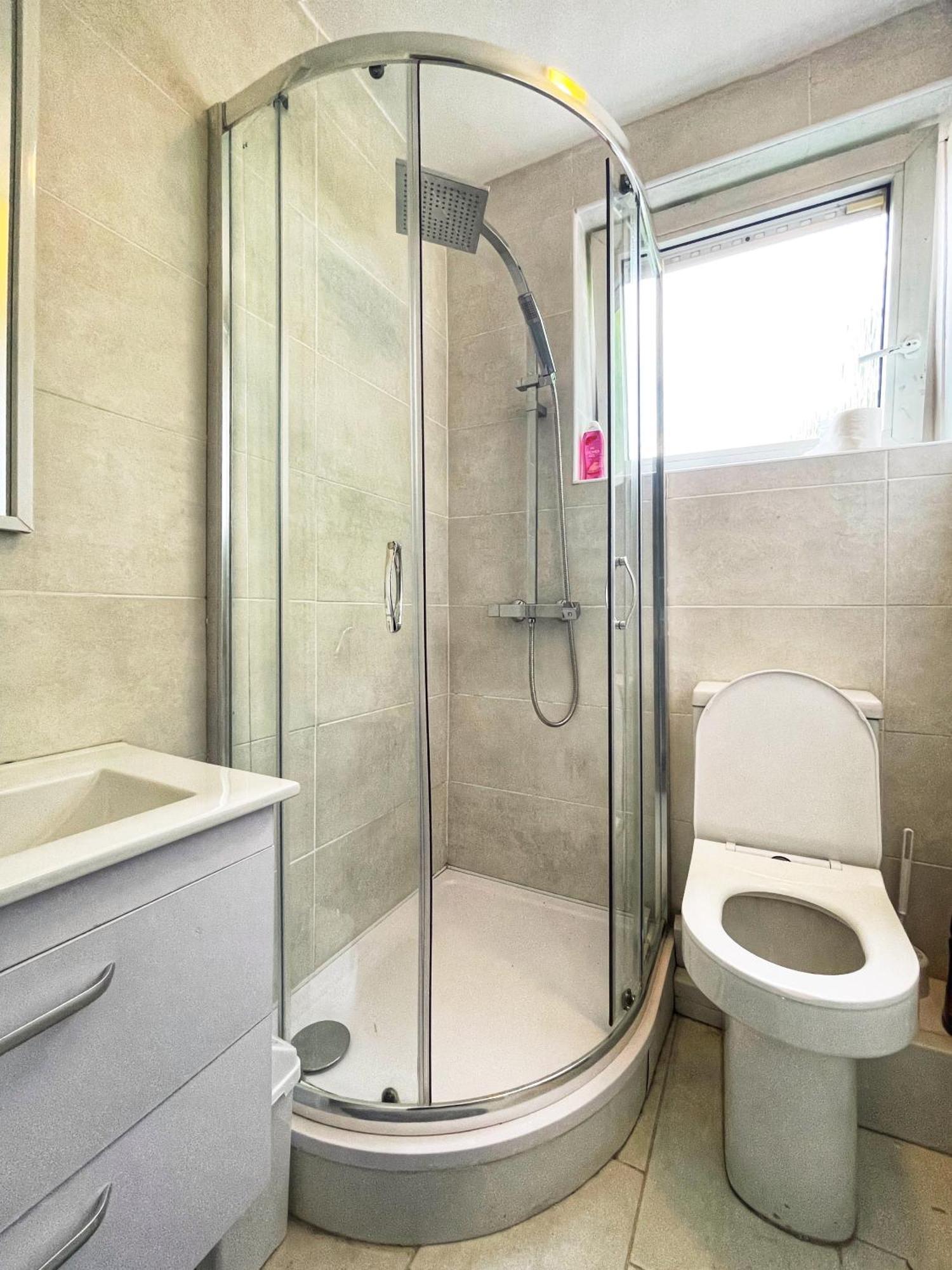 Ethan's Place In Mile End - 2 Double Beds, 1 Bunk Bed, Max 6, Spacious, Ideal For Families Appartamento